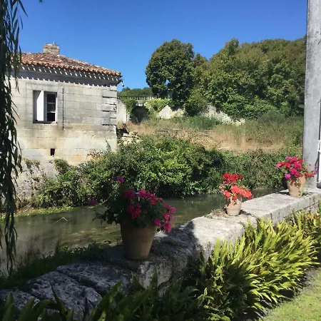 La Maison Du Pont La Rochebeaucourt-et-Argentine